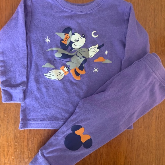🍊5/$25 GAP Purple Pajama Set with Playful Halloween Design size 6-12m - Picture 1 of 3